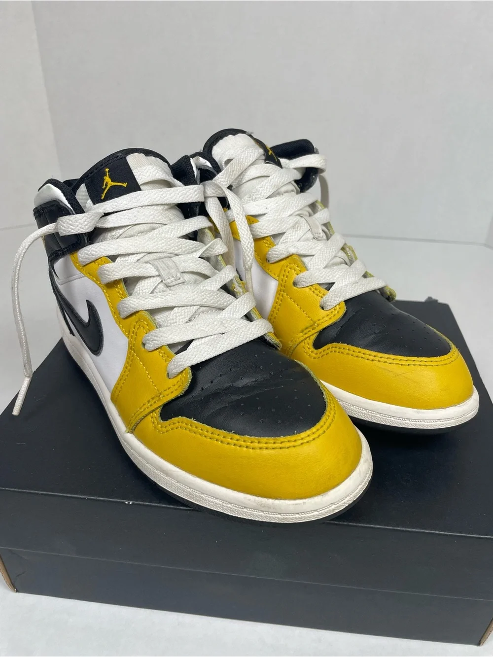 Little Kid's Jordan 1 Mid Yellow Ochre/Black-White (PS) (DQ8424 701) - 2.5Y